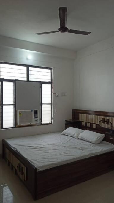 Sriram Homestay 01 Km To Sri Ram Mandir Ayodhya Exteriör bild