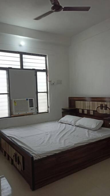 Sriram Homestay 01 Km To Sri Ram Mandir Ayodhya Exteriör bild