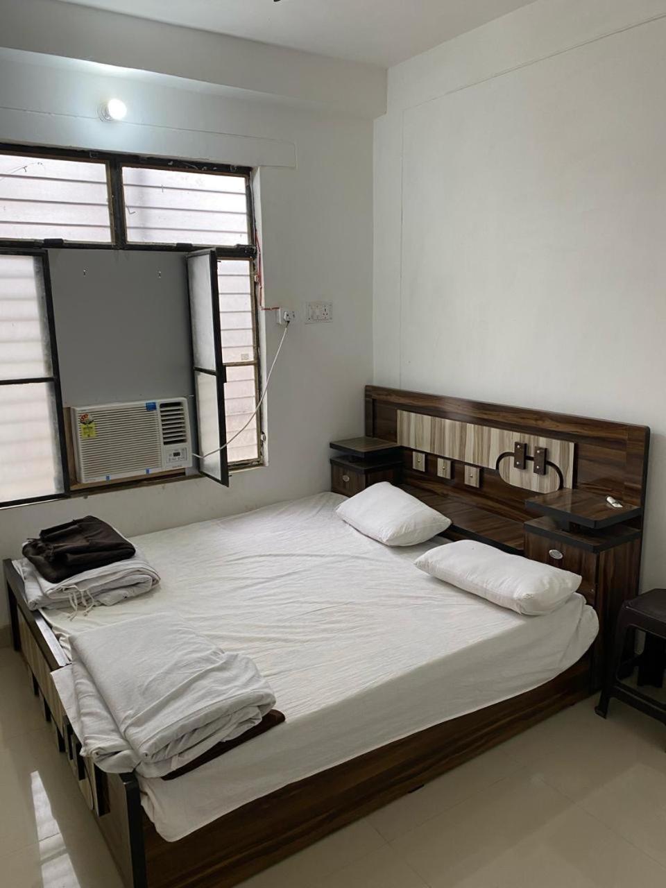 Sriram Homestay 01 Km To Sri Ram Mandir Ayodhya Exteriör bild