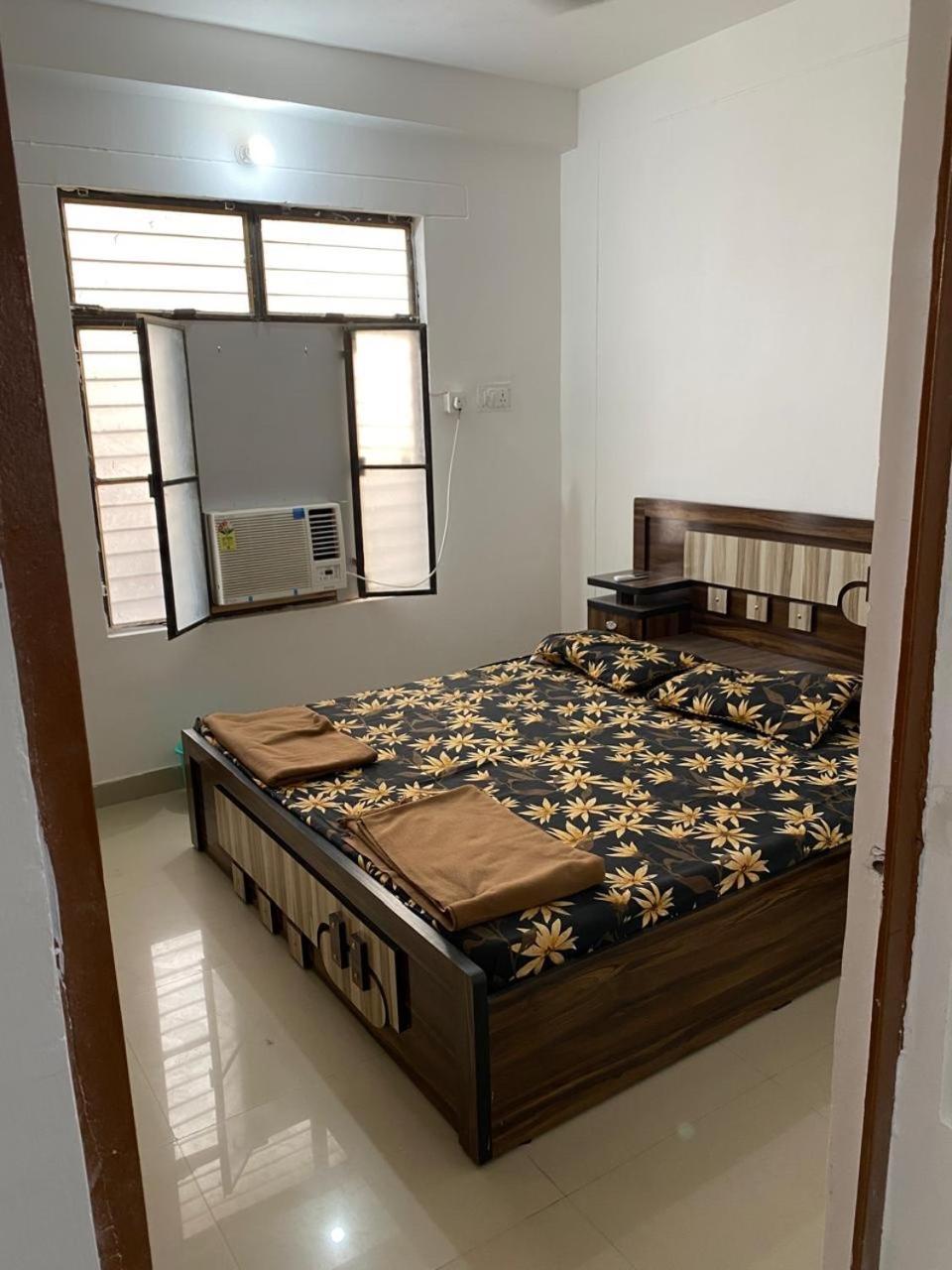 Sriram Homestay 01 Km To Sri Ram Mandir Ayodhya Exteriör bild